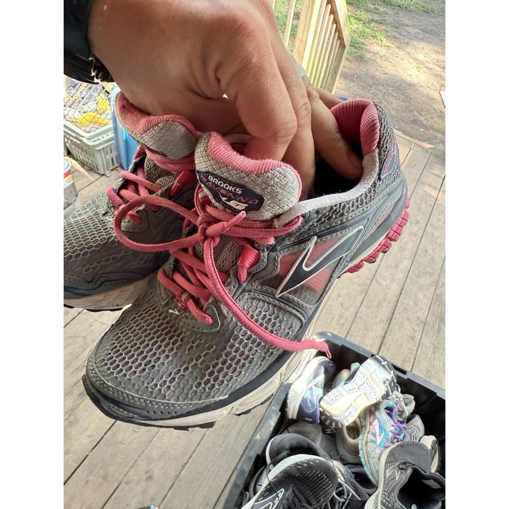 Brooks Ravenna V5 Women's Running Shoes Gray Pink Mesh Breathable Wms Size 6